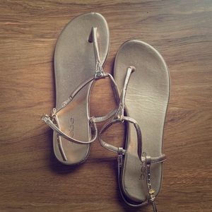 Bebe rose gold t-strap thong sandal